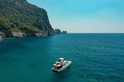 Enhancing Your Boat’s Appearance with Underwater Marine Lighting